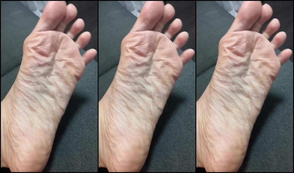 Aiko Worshipaiko Nicknamed Worshipaiko 10 27 2023 Onlyfans Video Waiting Cam Session With A Sub After Shooting A Feet Video