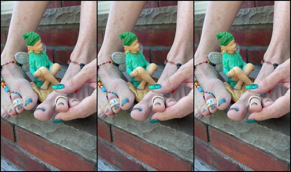 Kittys Pretty Feet Nicknamed Kittys Sweet Feet 05 18 2023 Onlyfans Video Lucky 13 Heres 12 Photos And One Videa Of Cute Feet Modeling A Pair Of Barefoot