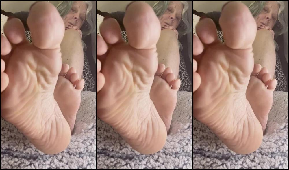 Kittys Pretty Feet Nicknamed Kittys Sweet Feet 01 21 2023 Onlyfans Video A Little Soleful Video For You