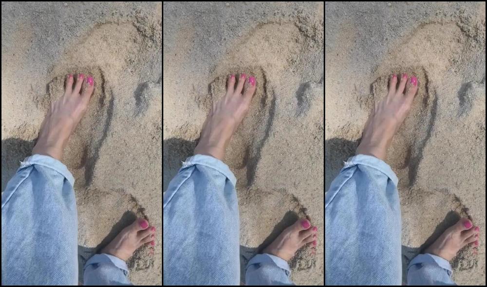 Aiko Worshipaiko Nicknamed Worshipaiko 10 14 2023 Onlyfans Video Pampering My Beautiful Feet Inside These Warm Soft Sand