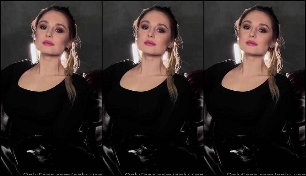 Only Yana Nicknamed Only Yana 03 04 2023 Onlyfans Video A Small Update In The Wardrobe A New Top Beautiful Makeup Braided Hair And A