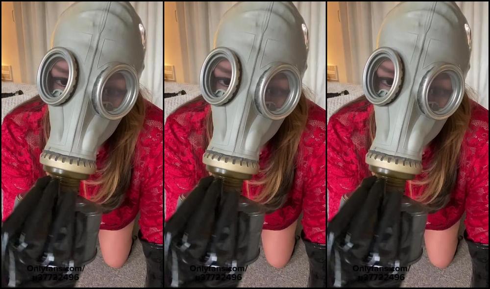 Kellieblue Uk Nicknamed Kellieblue Uk 11 20 2023 Onlyfans Video My Beautiful Gas Mask Breathe Play All With My Pvc Gloves Pvc Boots My Gloves Just