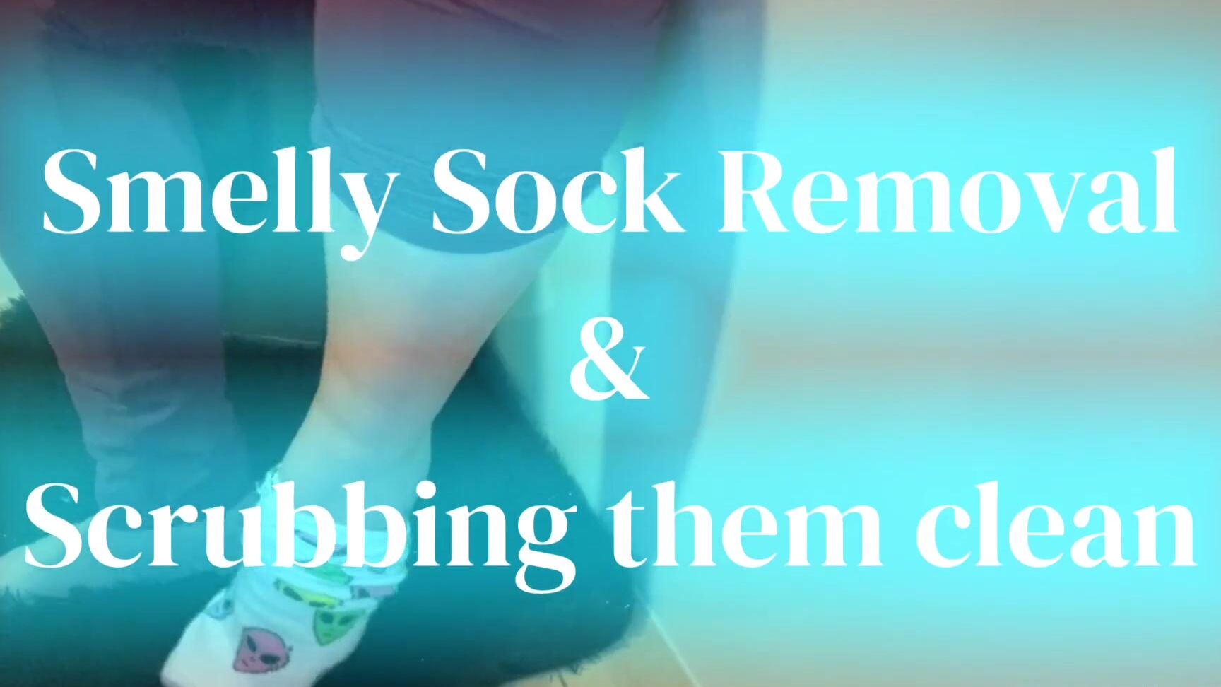 Heavenly Xperience Nicknamed Heavenlyxperience 10 03 2023 Onlyfans Video Removing My Smelly Sweaty Socks After Traveling From Ny To Philly On The Train