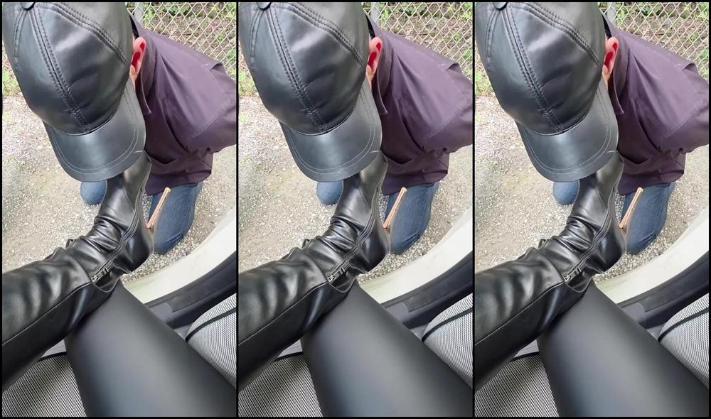 Herrin Lady Sarah Nicknamed Herrinlady 07 22 2025 Onlyfans Video Gassi An Der Viel Befahrenen Stra E