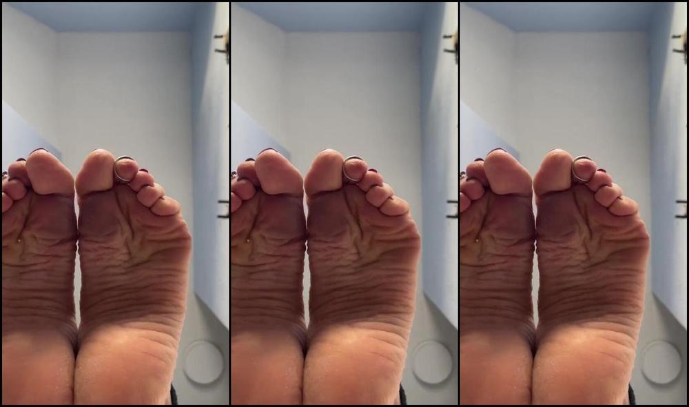 Kittys Pretty Feet Nicknamed Kittys Sweet Feet 01 11 2025 Onlyfans Video Hows The View