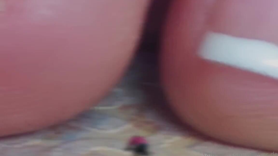 Giantess Vore Debora Nicknamed Giantess Debora 02 01 2025 Onlyfans Video I Was Waiting My Bf I Hope He Was Not Late For Our Date