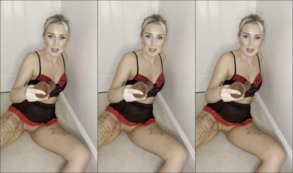 Wife plays with herself while hubby is out February 23, 2024 Manyvids