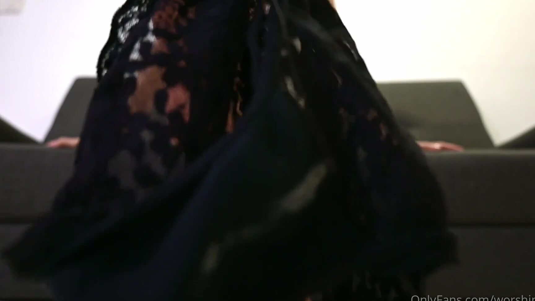 Aiko Worshipaiko Nicknamed Worshipaiko 05 24 2025 Onlyfans Video New Video Sniff From My Feetits Bonding Time With My Little Puppy Nose Training Is