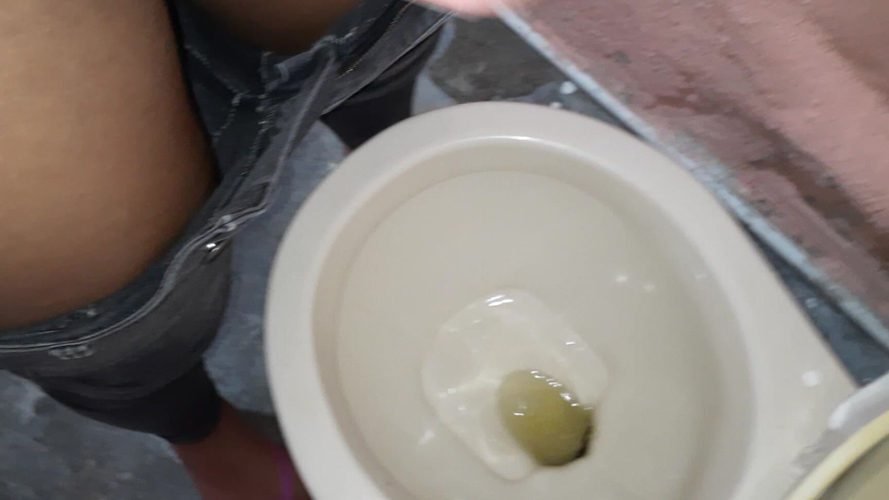 "Lola bbunny" 18and19yrsold, adultbabies, assistedmasturbation, bathroomsex, pee it s very cold and I peed manyvids