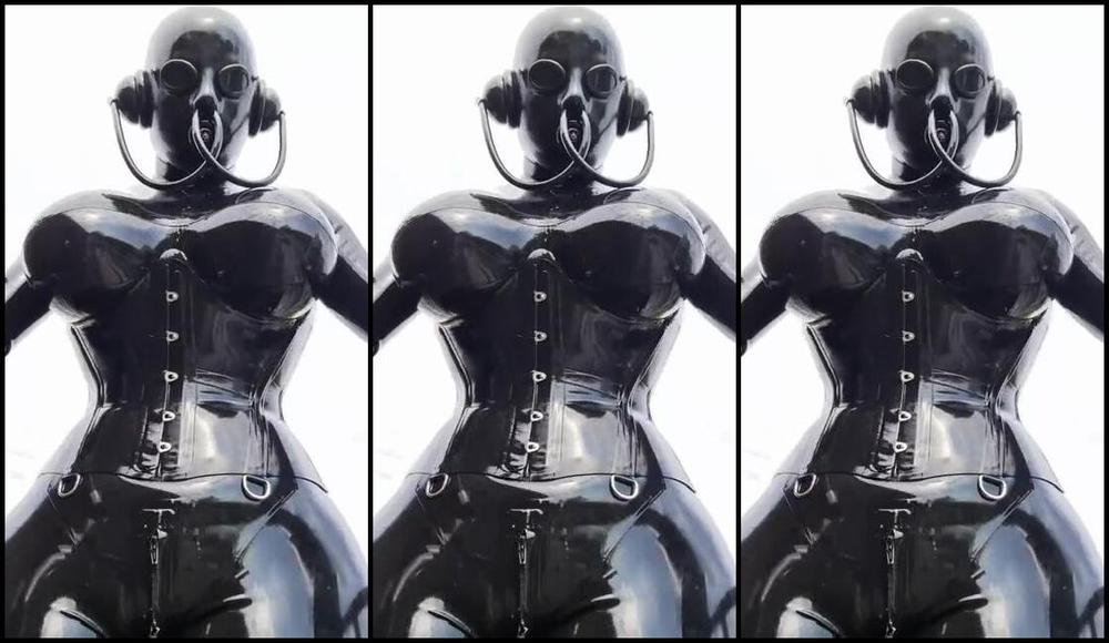 Emma Lee Nicknamed Rubberdollemma 11 12 2023 Onlyfans Video I Love To Walk This Catwalk Around The Dungeon Terrace In Munich