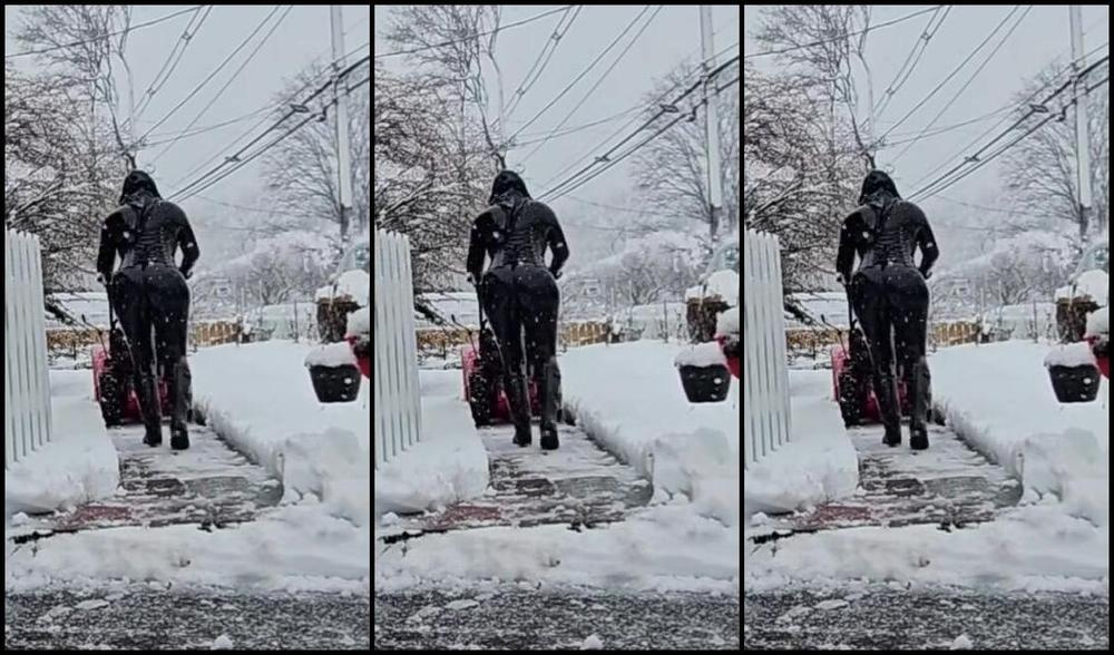 Blueberry Sage Nicknamed Blueberrysage 01 08 2024 Onlyfans Video A Snippet Of The Longer Snow Blowing Video Im Putting Together