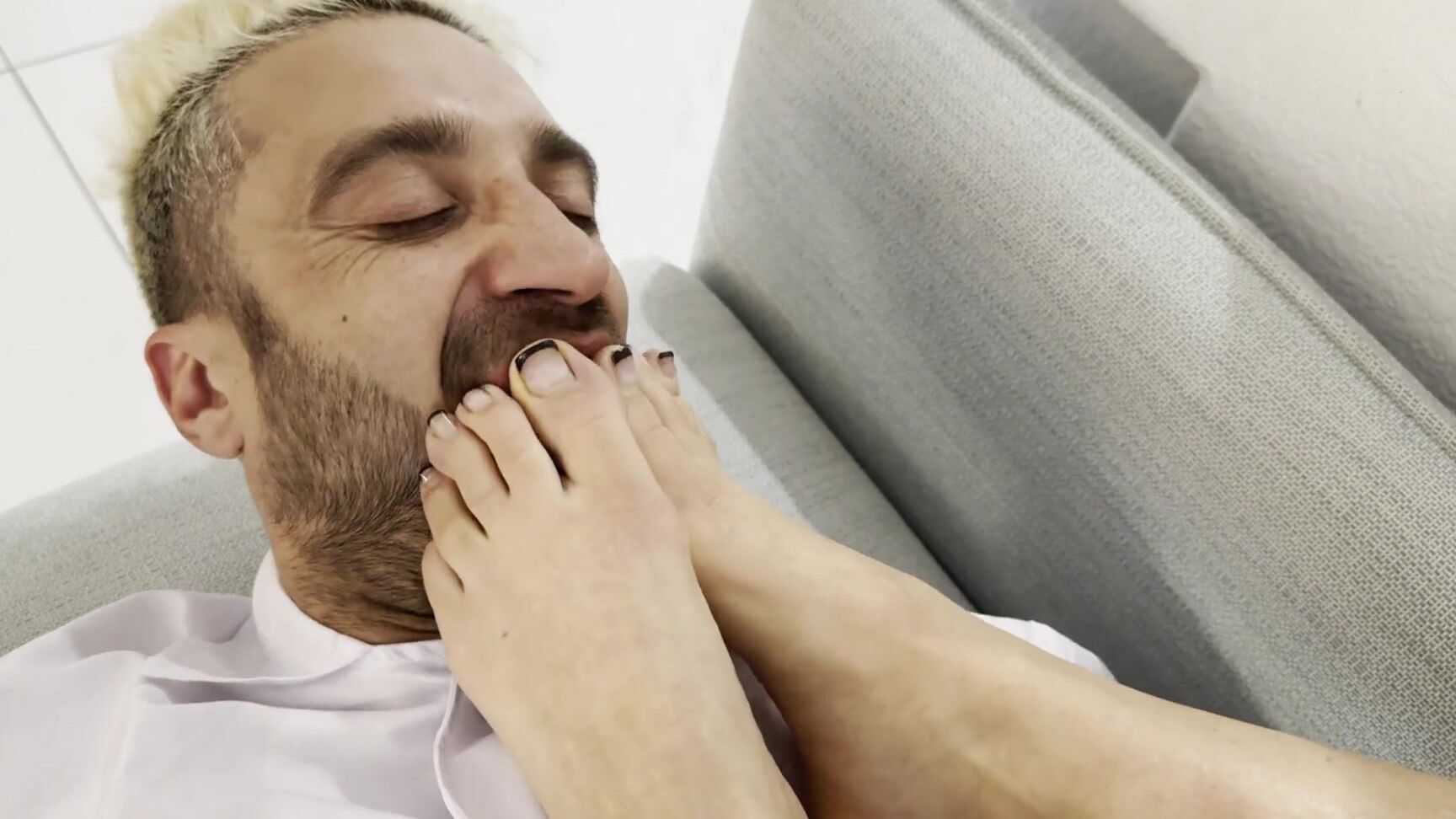 Cj Films Dr Flavio Operates And Worships Cheyenne Jewell And Her Beautiful Feet