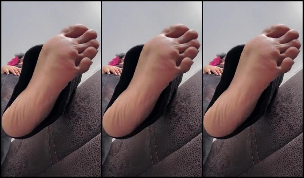 Giantess Vore Debora Nicknamed Giantess Debora 04 05 2025 Onlyfans Video You Deserve A Hard Punishment 5Min Full Stomping And Teasing Tip Me If U Cum