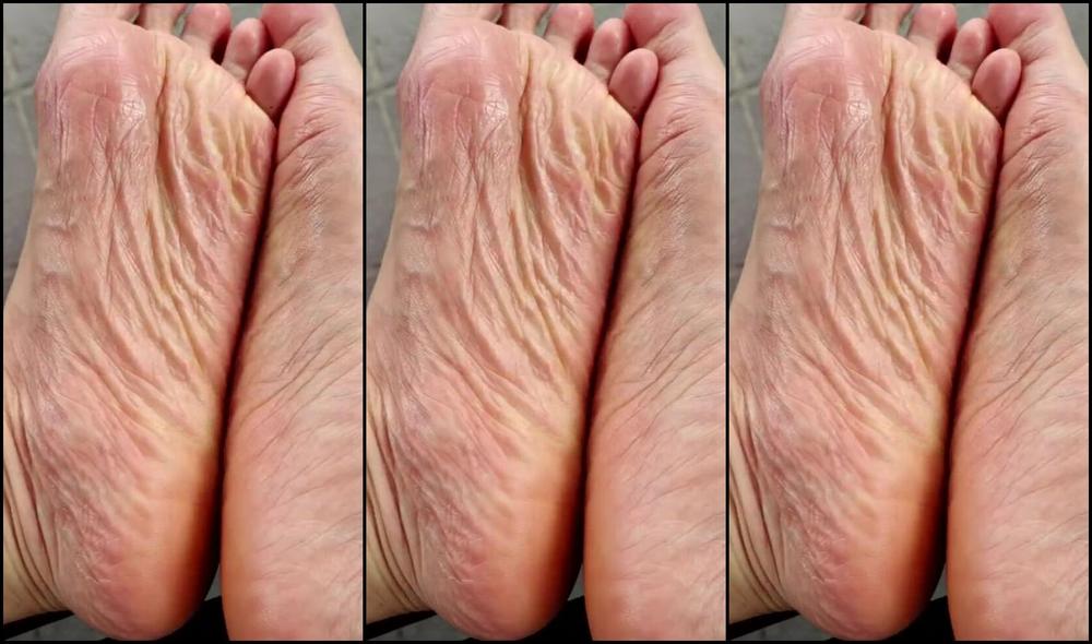 Aiko Worshipaiko Nicknamed Worshipaiko 01 21 2025 Onlyfans Video My Feet Were Wrapped In A Shoes For A While When I Walked In Nature