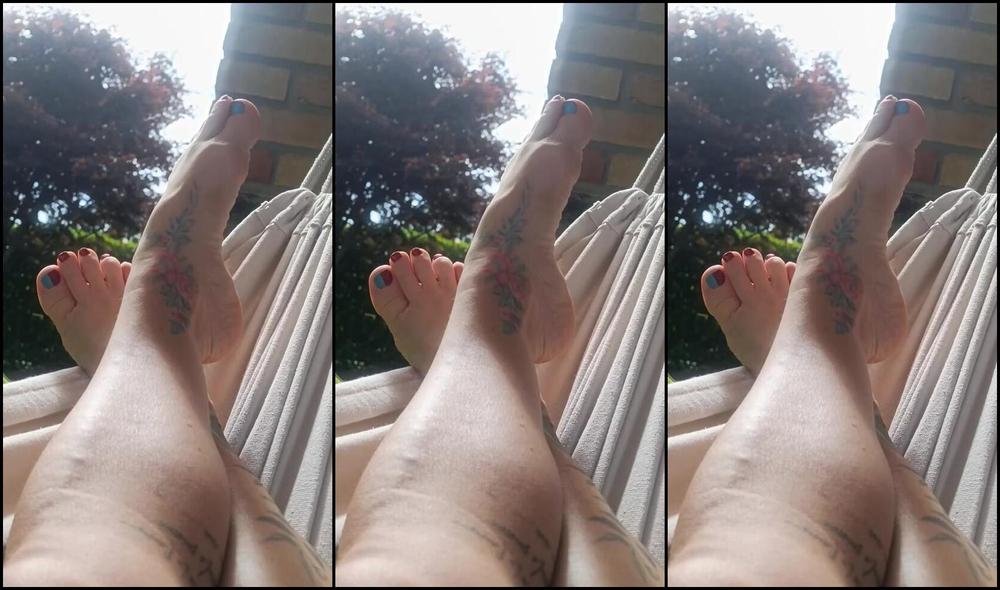 Onlybluefeet Nicknamed Onlybluefeet 07 27 2025 Onlyfans Video Buona Domenica