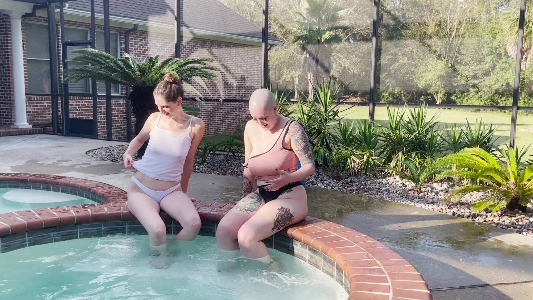 Water Balloon Fight with Lucy and Sara lucyaura October 21, 2021 Manyvids