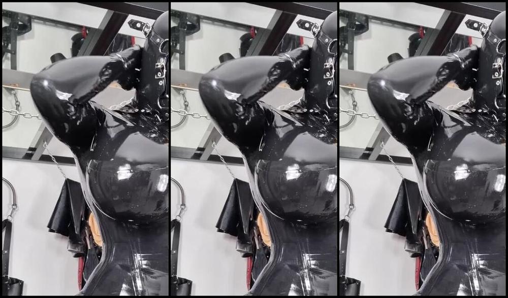 Emma Lee Nicknamed Rubberdollemma 08 29 2025 Onlyfans Video Immer Wieder Habe Ich Denselben Traum