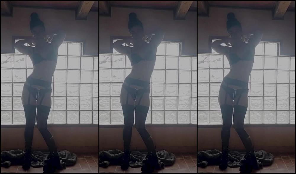 Julia Roca Nicknamed Juliarocax 04 21 2025 Onlyfans Video Lunes Santo Y Yo Sigo Pencando Y Provocando