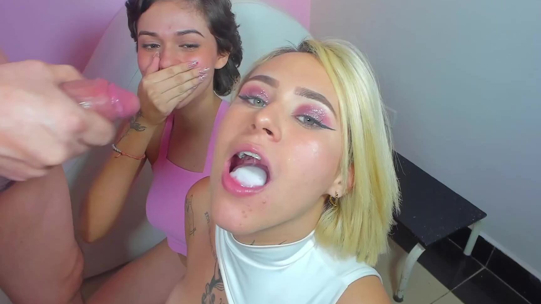 "Vidiverse" blowjob, deepthroat, fucking, orgasms, threesome Steamy Threesome Rendezvous Manyvids