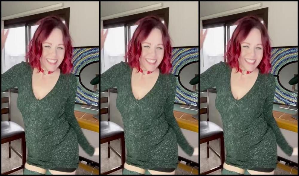 Temptedby Abby Nicknamed Temptedbyabby 12 21 2023 Onlyfans Video Good Morning How About Some Holiday Jiggle To Start The Day Out Right Haha Enjoy 7A