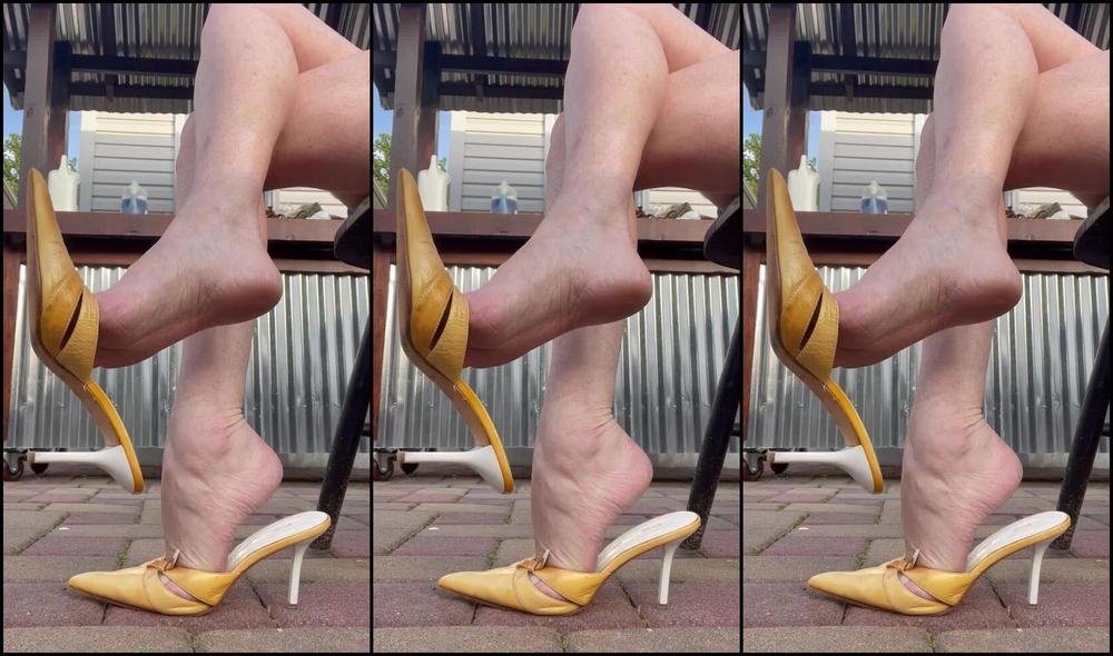 Kittys Pretty Feet Nicknamed Kittys Sweet Feet 05 21 2023 Onlyfans Video Here Are 6 More Sexy Mules Photos And A Video Preview