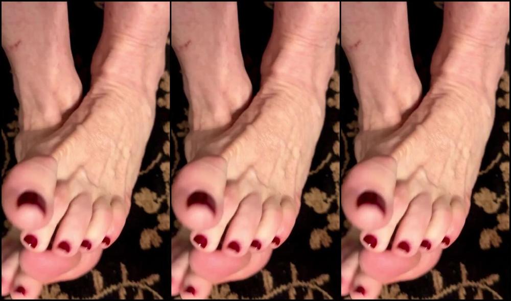 Kittys Pretty Feet Nicknamed Kittys Sweet Feet 10 10 2025 Onlyfans Video My Shoes Are Off And You Can See Every Detail The Faint Sock Lines The