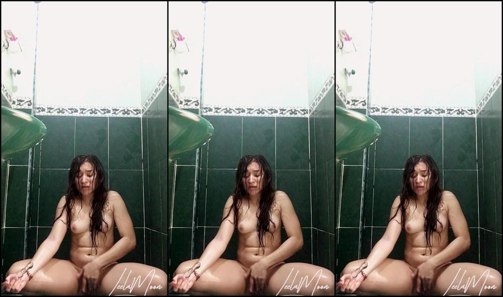 "LeelaMoon" anal masturbation, big ass, pussy play, shower Fuck my ass and pussy in the shower Manyvids