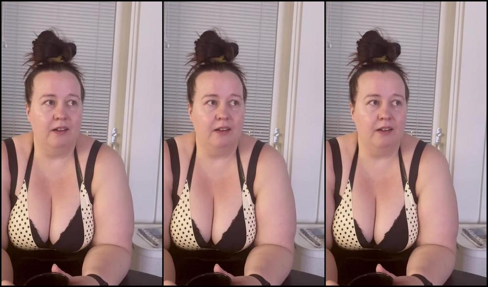 Misslatexangel Nicknamed Misslatexangel 10 15 2025 Onlyfans Video Morning Coffee With Me And At The End Youll See My New Jacket