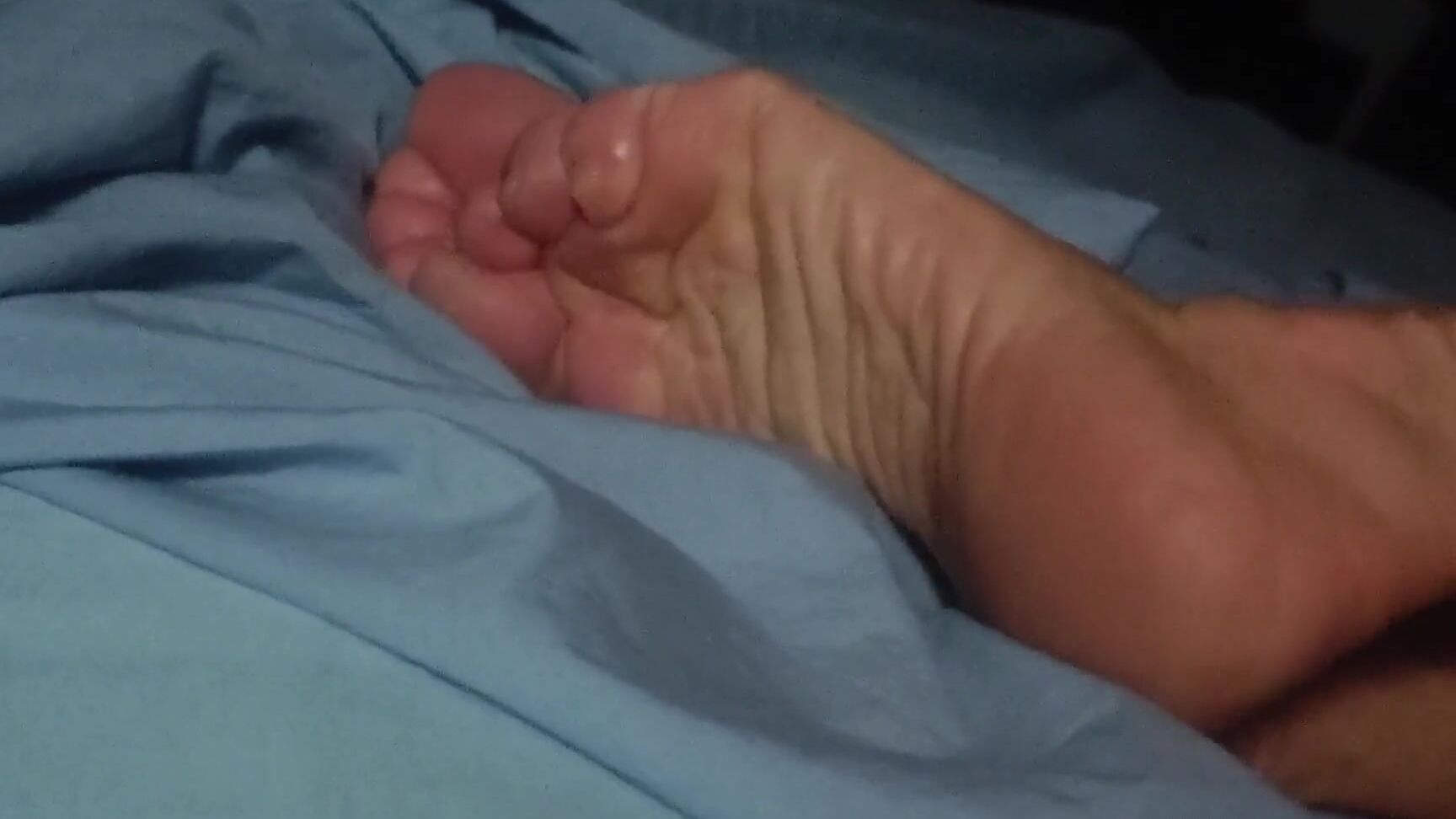 Onlybluefeet Nicknamed Onlybluefeet 08 21 2025 Onlyfans Video Buonanotte Piccoli Omini Feticisti