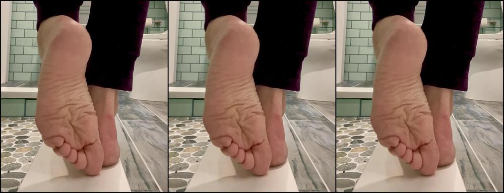 Kittys Pretty Feet Nicknamed Kittys Sweet Feet 12 06 2024 Onlyfans Video This Playful Video Is A Nostalgic Goodbye To My Balance Beam Days