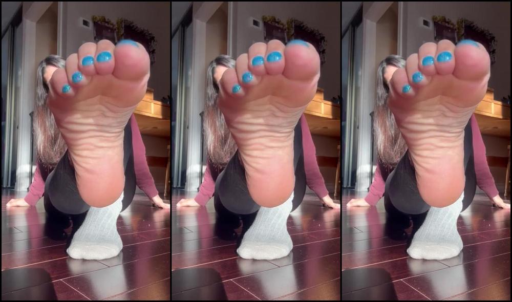 Sienna Steeles Nicknamed Sienna Steeles 12 22 2024 Onlyfans Video Its Def Getting Chillier Anyone Wanna Come Warm Me Up