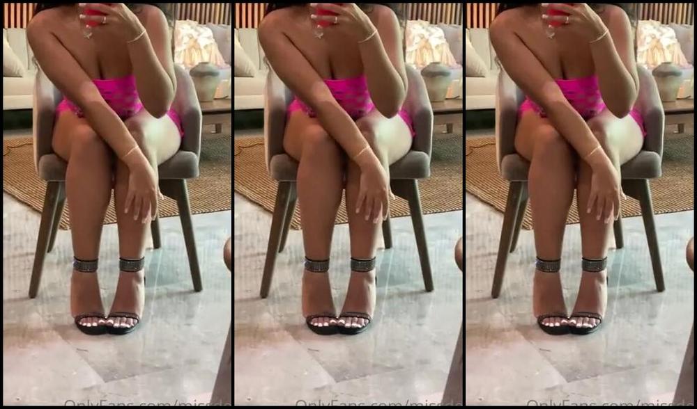 Missdes Nicknamed Missdes 06 19 2023 Onlyfans Video Should I Go Live On Here Tomorrow