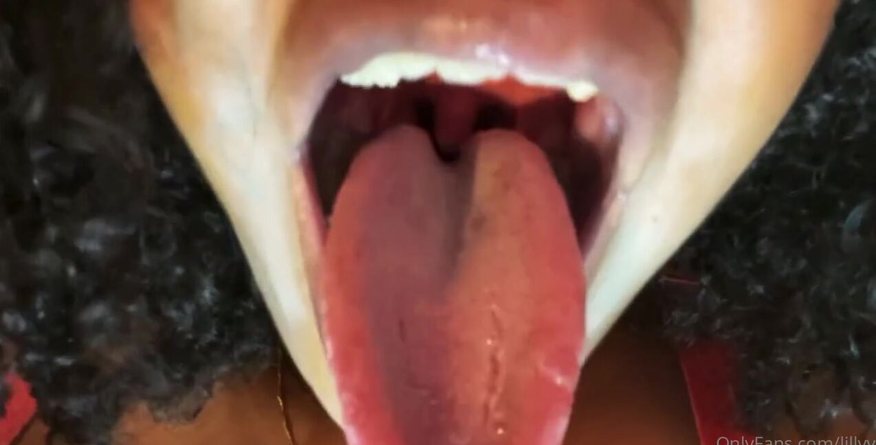 Lilly Vanilly Nicknamed Lillyvanilly 05 19 2022 Onlyfans Video Uvula Action