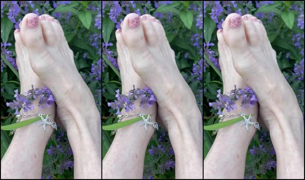 Kittys Pretty Feet Nicknamed Kittys Sweet Feet 06 08 2023 Onlyfans Video I Just Love This Color I Couldnt Stop Snapping Away
