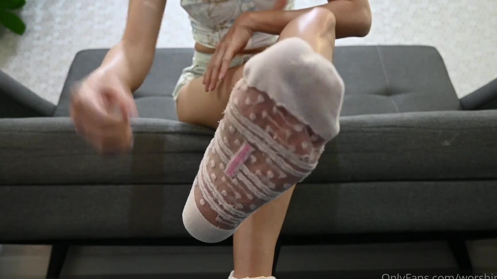 Aiko Worshipaiko Nicknamed Worshipaiko 06 15 2025 Onlyfans Video New Stinky Socks Control Your Sex Lifeyou Have A Very Pathetic Loser Mind That Is Only