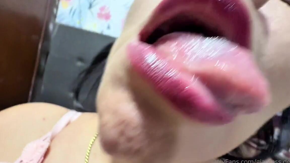 Giantess Vore Debora Nicknamed Giantess Debora 05 27 2025 Onlyfans Video Free Vore Video 6Min Longi Cath You When Youre Spying On My Room