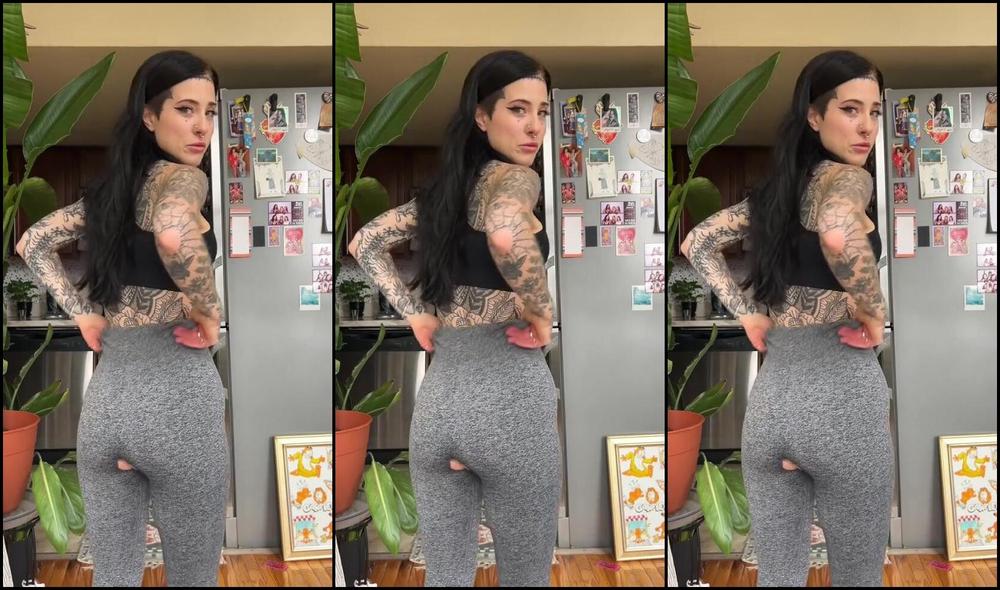 Awlivv Nicknamed Awlivv 08 08 2025 Onlyfans Video Pov You Missed My Facetime Call Telling You About My Ripped Leggings