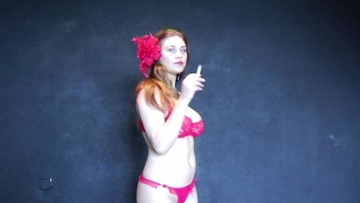 big boob redhead babe smoking August 29, 2020 Manyvids