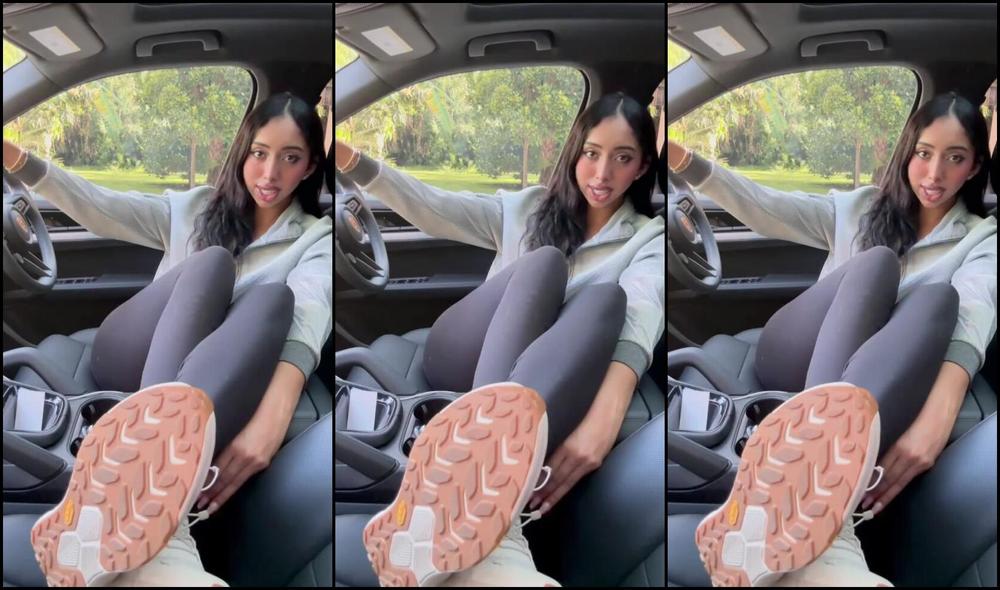 Goddess Lana Nicknamed Itsgoddesslana 03 12 2024 Onlyfans Video Im Dropping You Home But Youre Flirting With Me And Now Youre Asking Me Out I