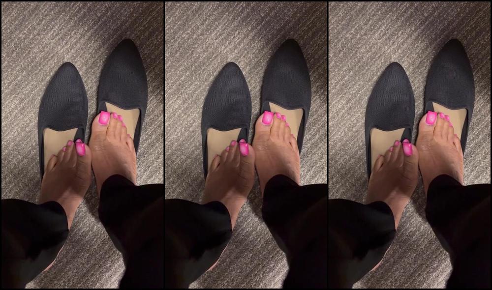 Mytoptiertoes Nicknamed Mytoptiertoes 09 03 2025 Onlyfans Video Office Feet Chronicles Sotd Black Flats