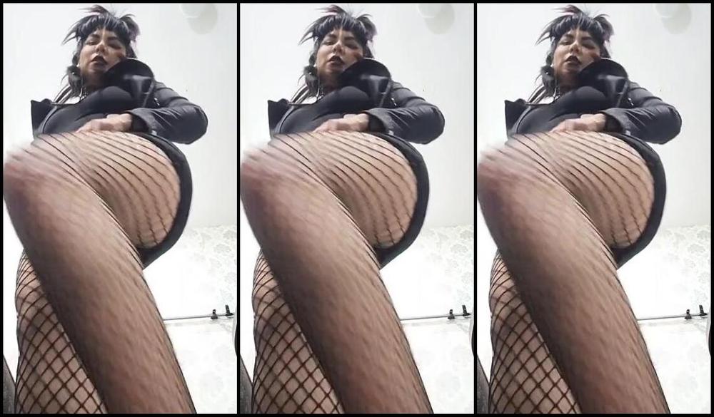 Giantess Vore Debora Nicknamed Giantess Debora 07 16 2024 Onlyfans Video Crush Little Bug With My Fishnet Nylon