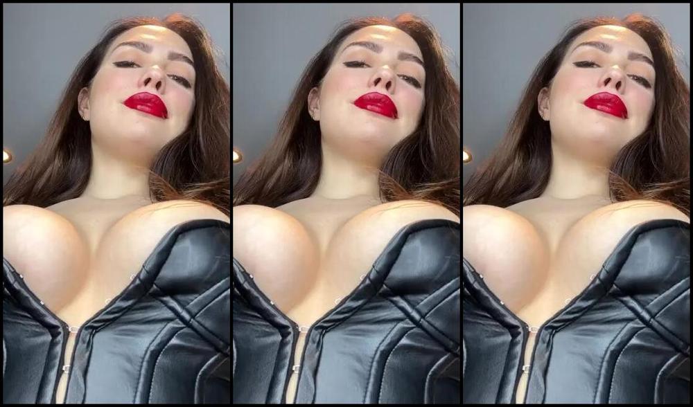 Gynarchy Goddess Nicknamed Gynarchygoddess Onlyfans Poor Tiny Little Thing If You Twitched You Re Tiny And Owe A 10 Tax Wk