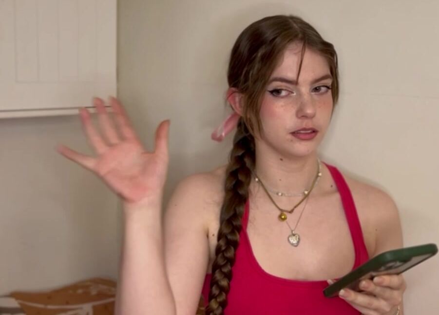 "LongHairLuna" brat girls, female supremacy, long hair, reviews, sfw, vlog Dick and Cumshot Rating Manyvids