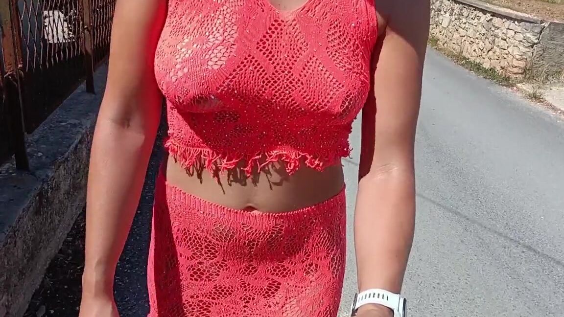 Ходьба Показ Сисек И Киски А Также Писание На Публике В Хорватии