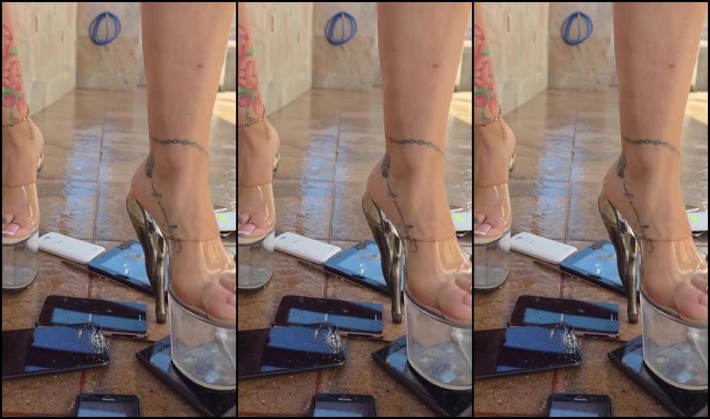 Sexyheels 18 Aka Sexyheels Paola18 11 18 2025 Onlyfans Video Me Encanta Desbaratar Objetos Con Mis Zapatillas Transparentes