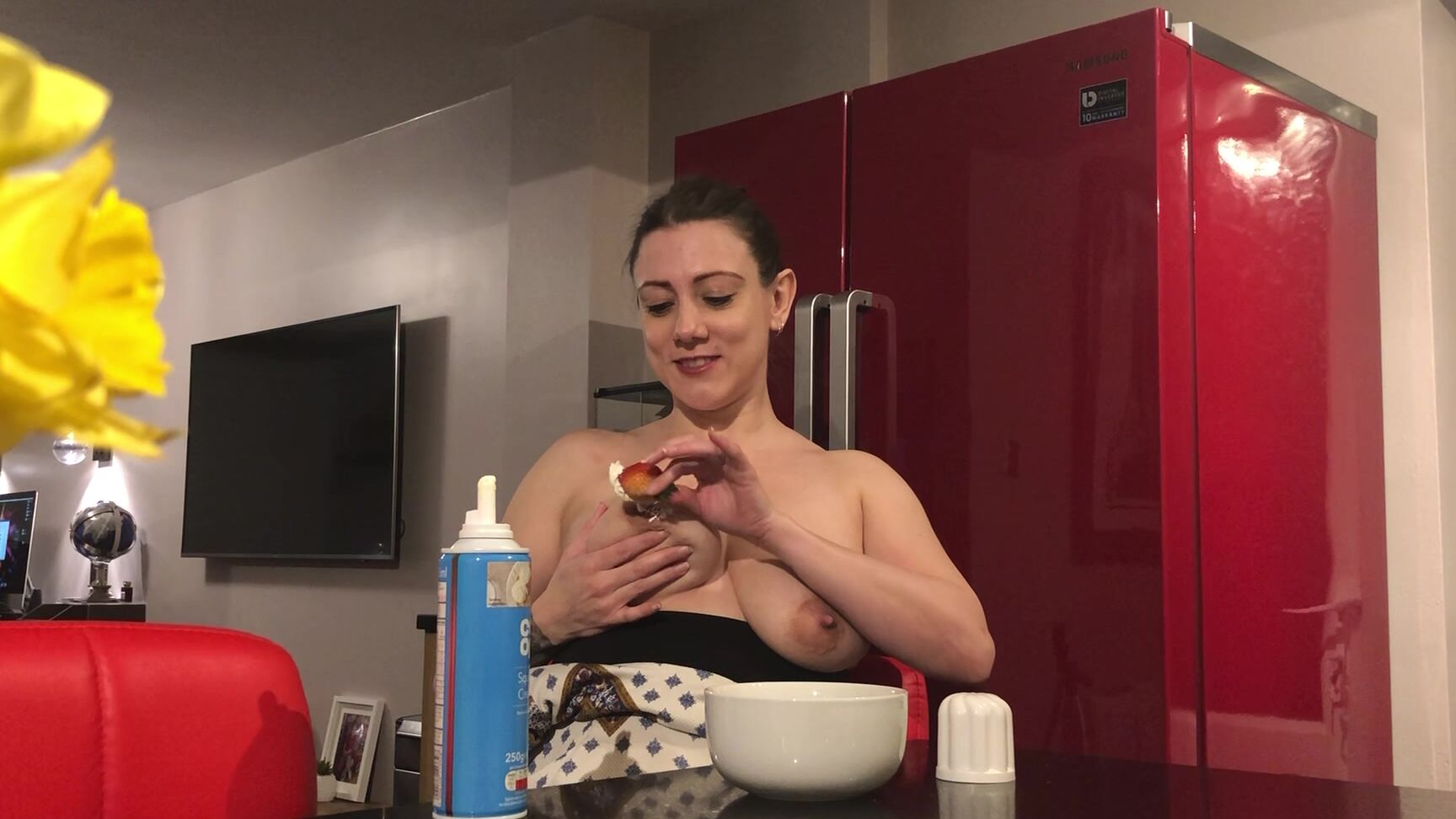 "SuzieLove212" big tits, creamy, food, food porn, nipples Sexy Strawberry s amp Cream on Tits Manyvids