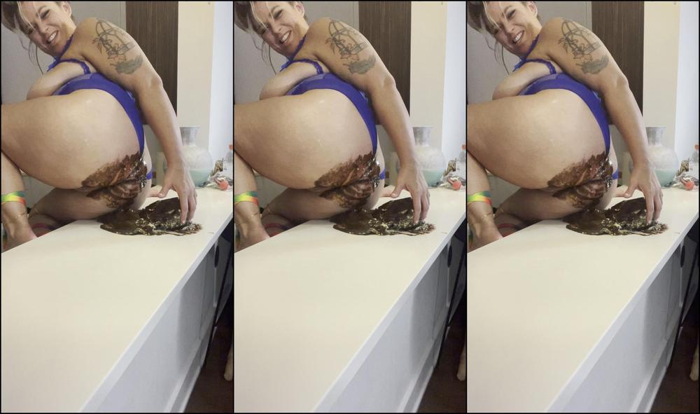 "Sweetabby2020" ass fetish, food & object crush, food porn, sploshing, toilet fetish Abby Sploshing Cake Manyvids