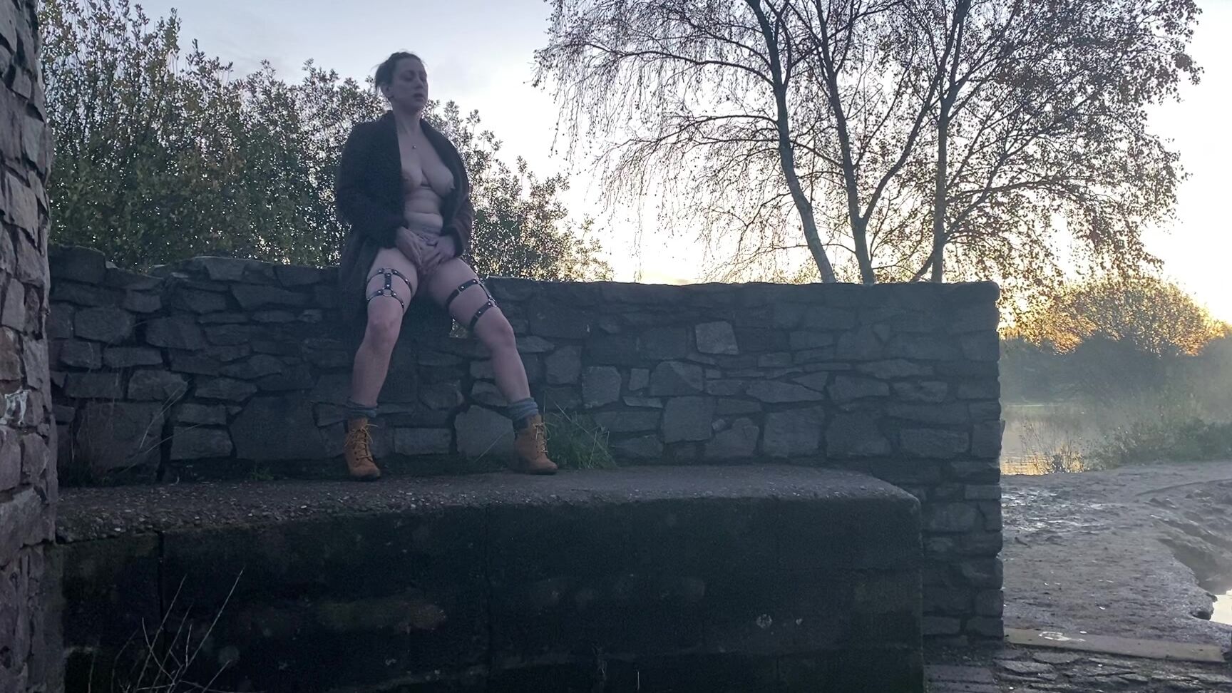 "SuzieLove212" amateur, housewives, milf, public nudity, pussy play Pussy Play at the Castle Manyvids