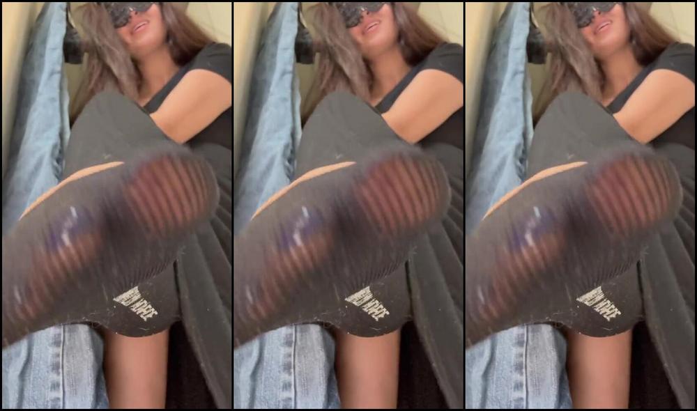 Goddess Elena Nicknamed Solebeauty93 12 01 2025 Onlyfans Video Your Already Down There You Might As Well Clean Up His Mess Too