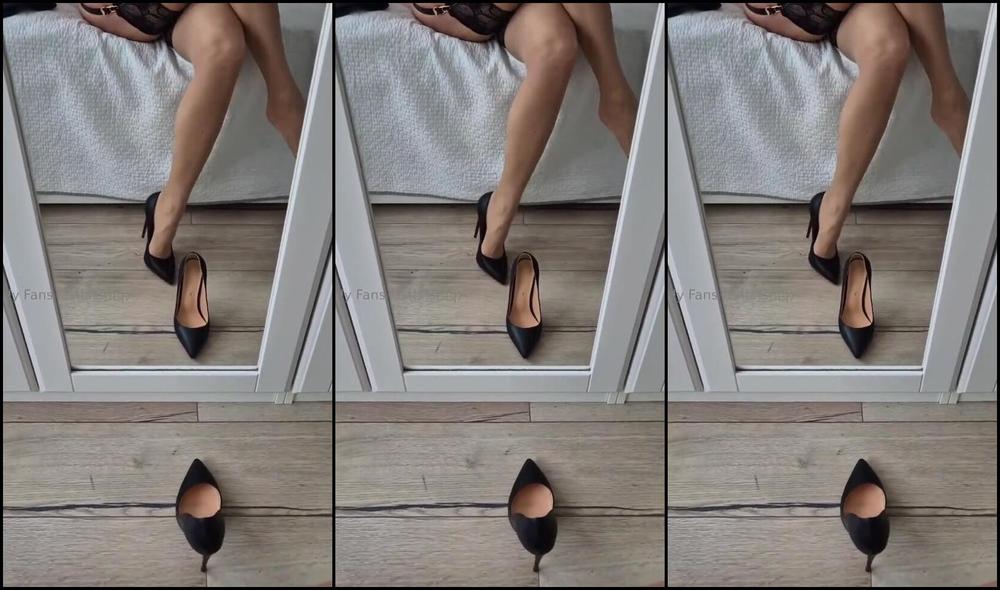 Moniq Nicknamed Moniq25 04 23 2025 Onlyfans Video I M Going Shopping At The Mall